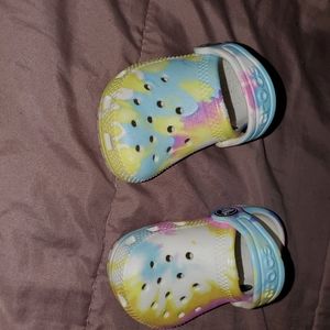 Little girls crocs